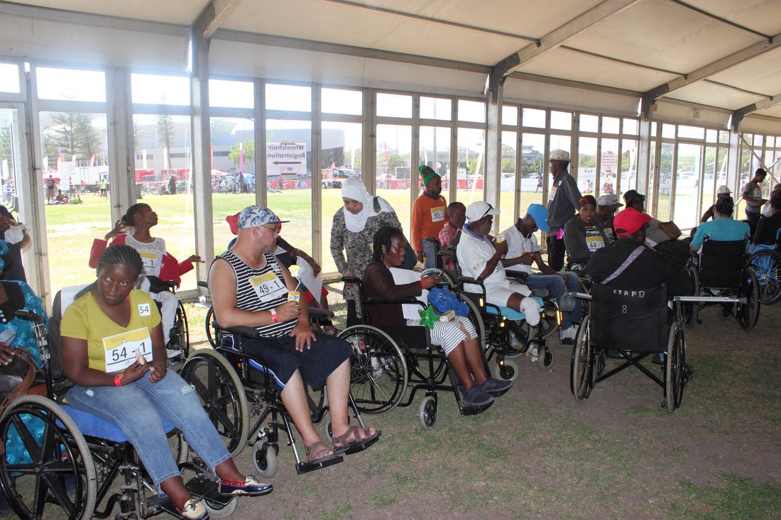 Wheelchair participants and supporters at a CTAPD community cycling event